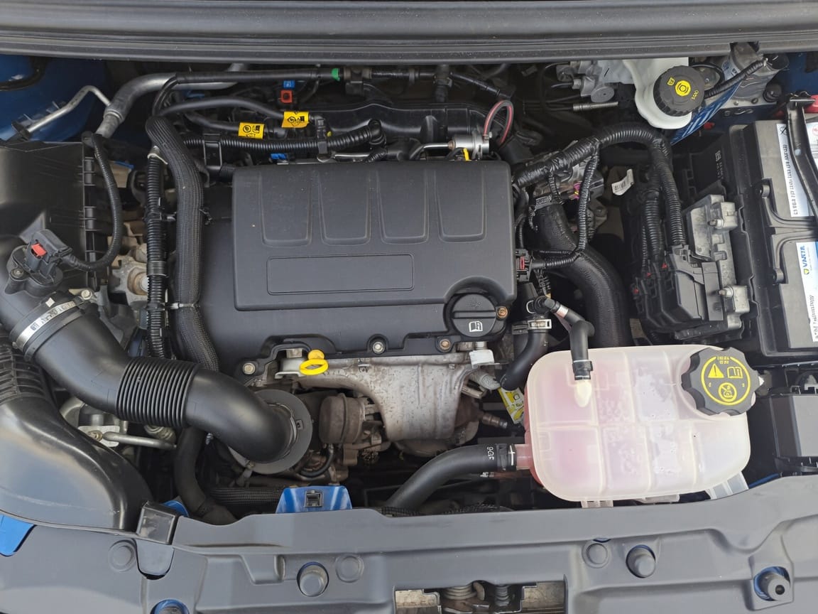Komora silnika Opel 1.4 turbo po obniżeniu temperatury