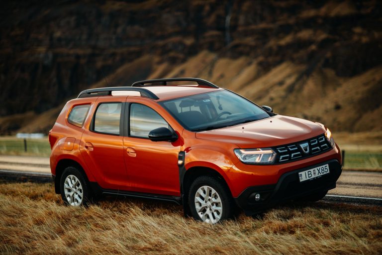 Dacia Duster III (2024): przegląd silników, nowego napędu Hybrid 140 i zmian w zawieszeniu